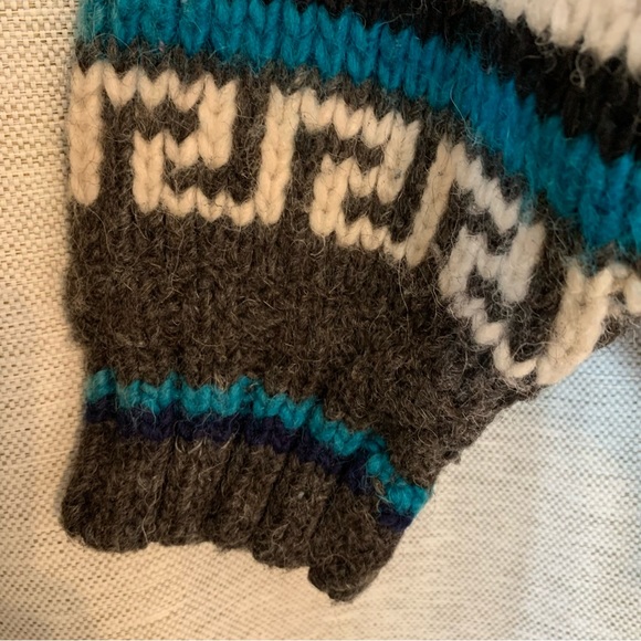 Hand knit alpaca wool blend Peruvian alpaca sweater - Picture 4 of 7